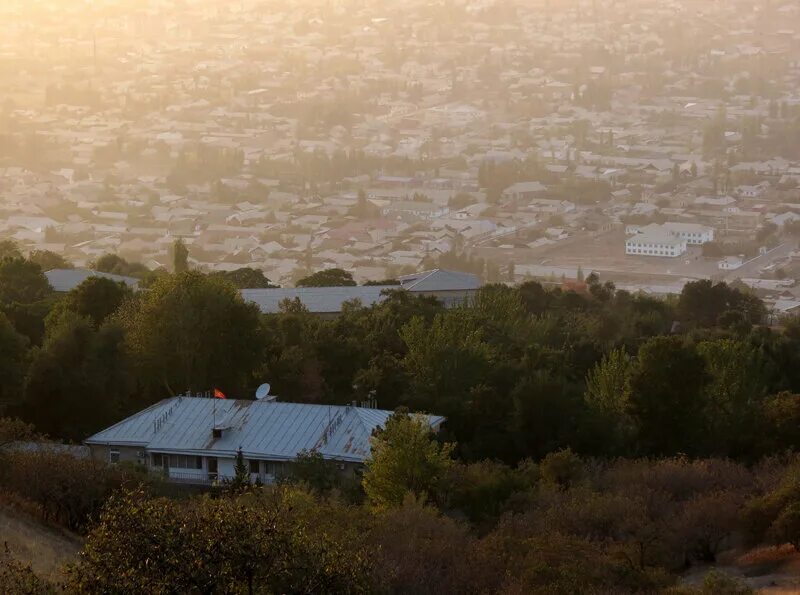 Аэропорт джалал абад. Джалал-абад киргизия. Джалал абад мелькомбинат. Джалал абад месяц. Джалал абад месяц.