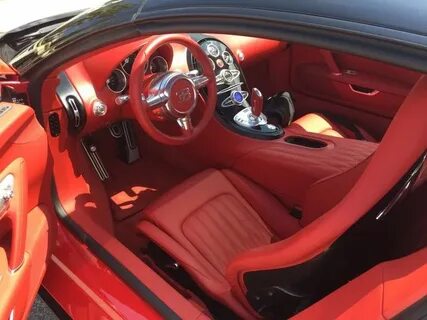 Красная bugatti