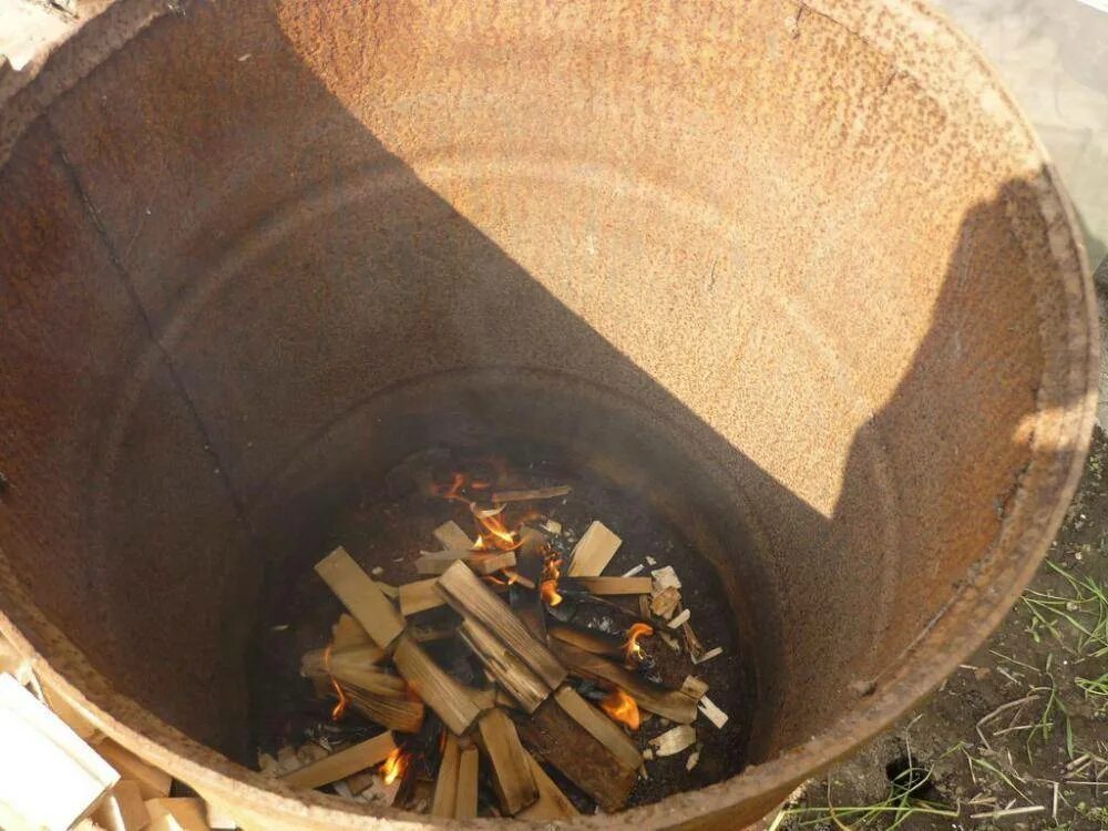 Древесный уголь своими руками. Производство угля для шашлыка. Разжигать уголь для мангала. Уголь древесный. , пиролизная печь увп-5б,.