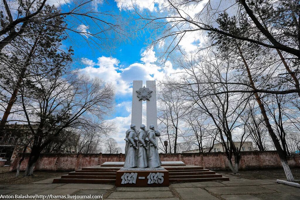 Поселок пограничный Приморский край. Пгт пограничный пограничный район. Памятники пгт пограничный Приморский край. Поселок пограничный Приморский край площадь.