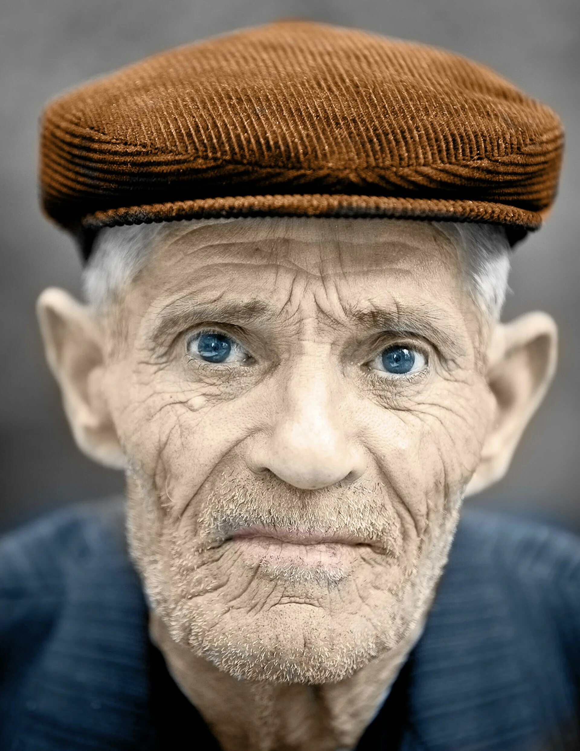 Лицо старика. Портрет человека. Пожилой мужчина. Фотопортрет старика.