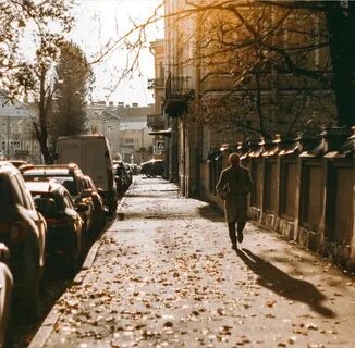 Ждет тебя во дворе твой