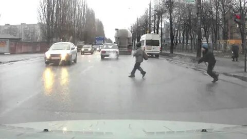 Перебеги дорогу перед машиной