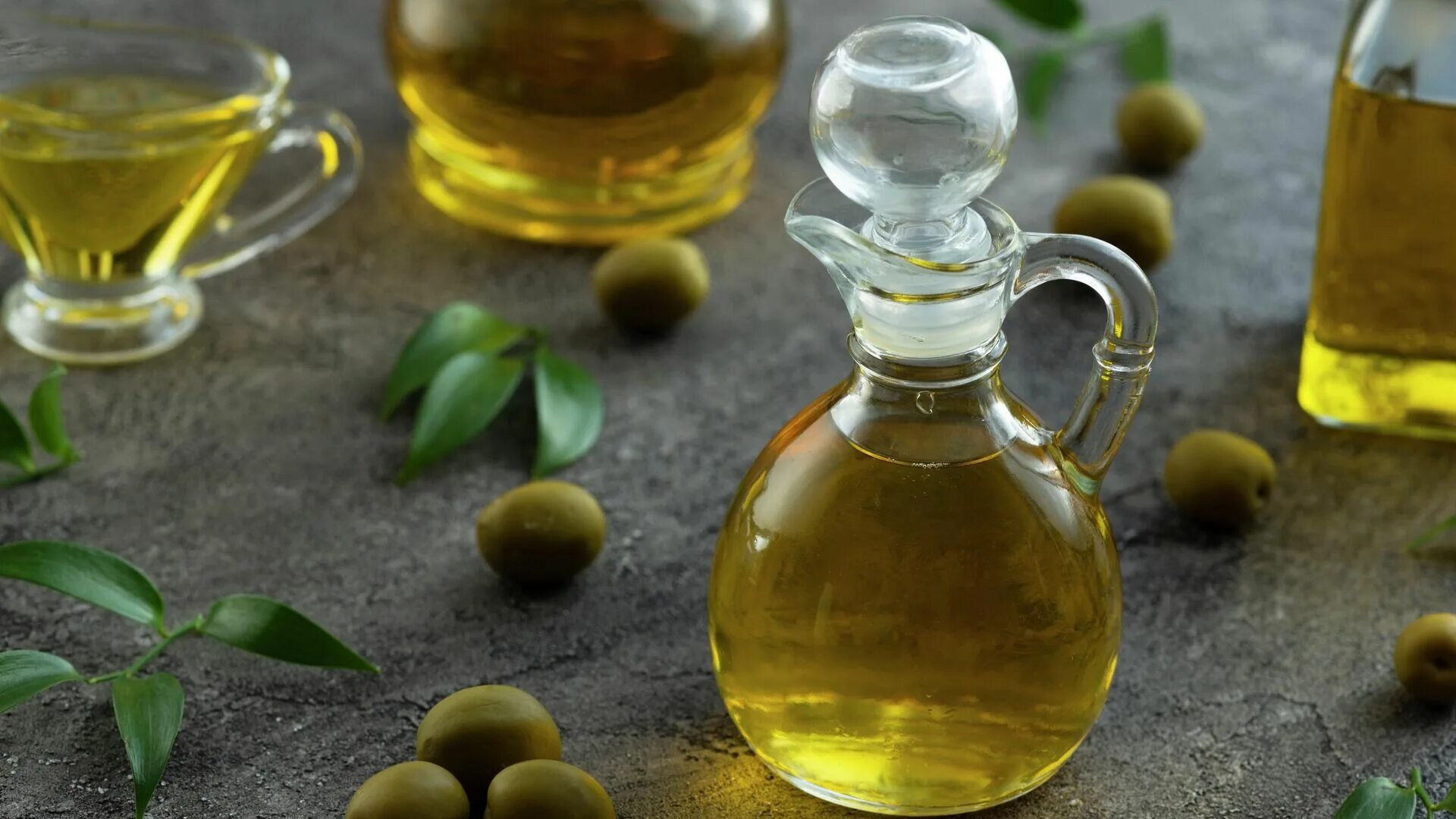 Олив Ойл масло оливковое. Olive Oil масло оливковое. Лучшие оливковые масла. Цвет оливкового масла. Оливковое масло д