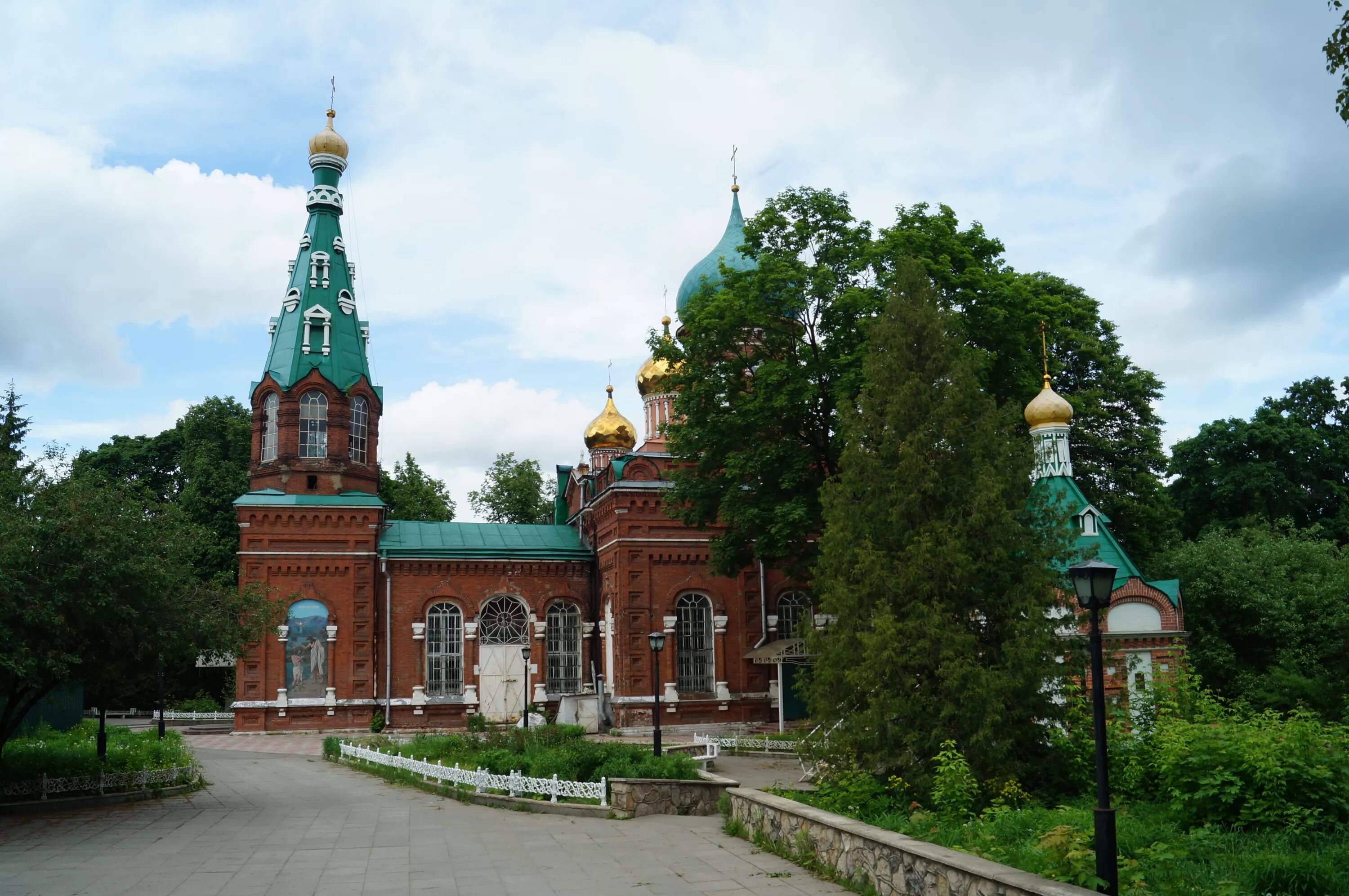 Храм двенадцати апостолов ул славы 10 фото Храм Двенадцати апостолов в Кремле открыли после реставрации Православный журн