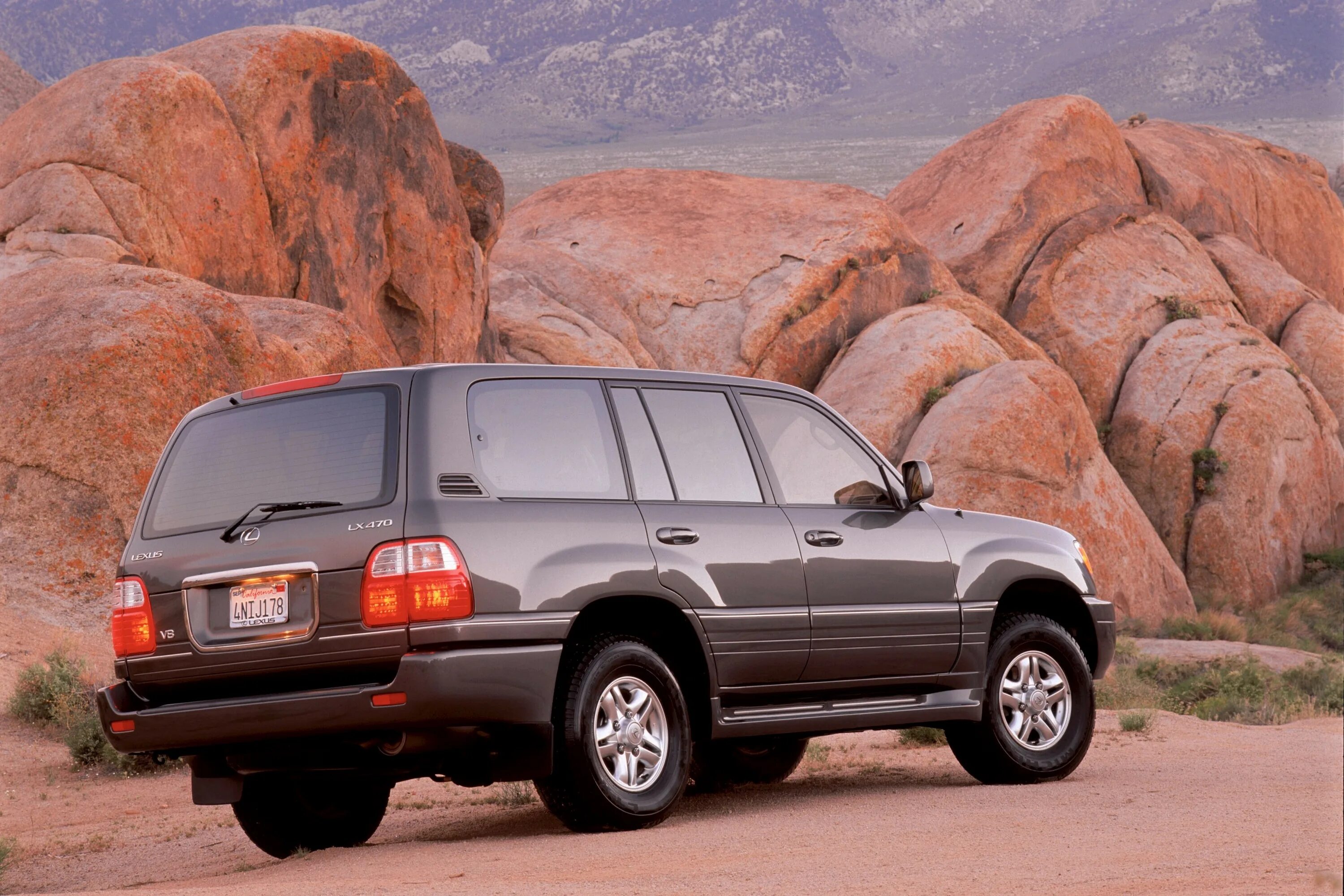 Lexus LX 470 uzj100. Лексус ЛХ 470 2001. Лексус ЛХ 470 1998. Лексус ЛХ 2001.