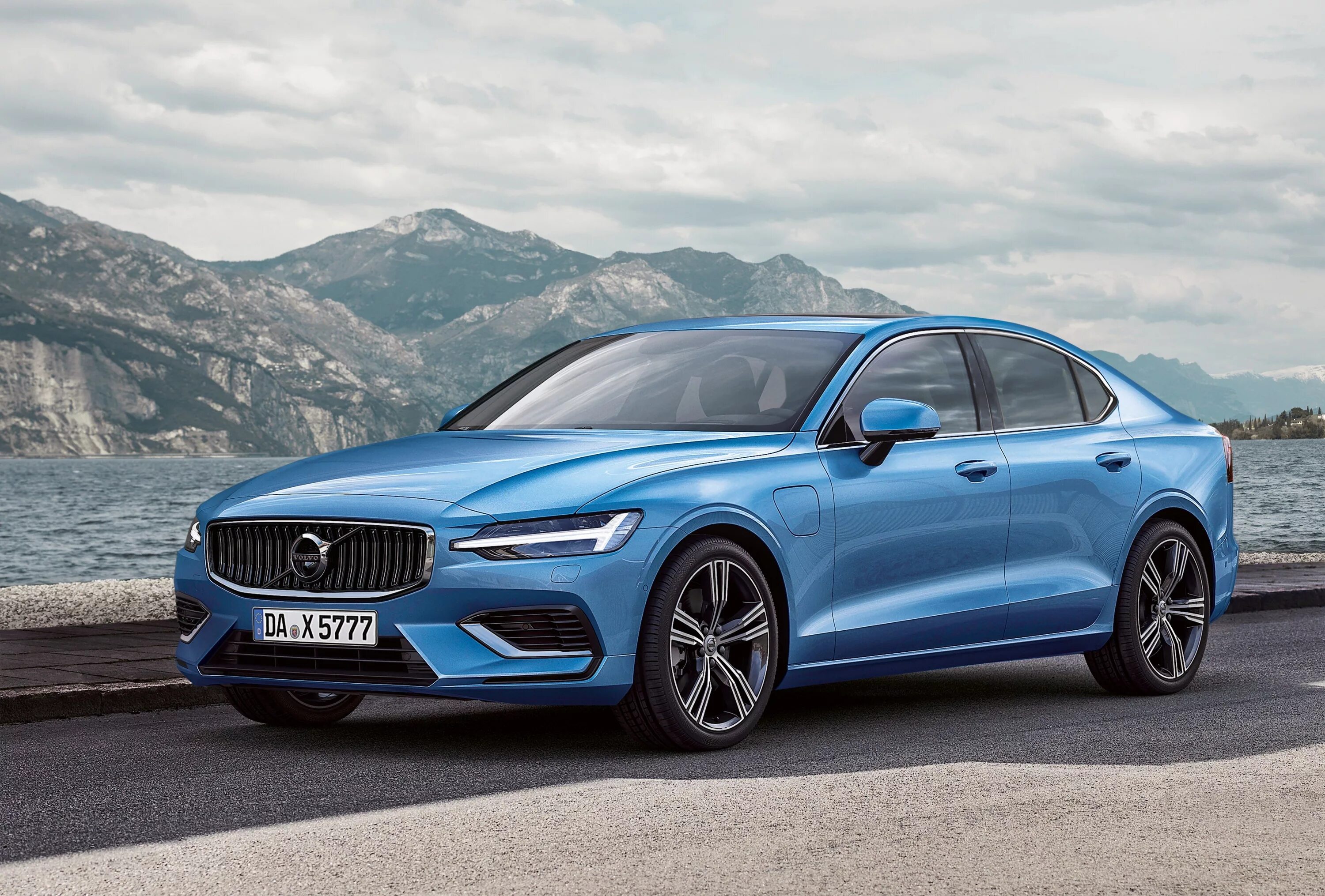 Новые выпуски 2019 года. Вольво s60 2019. Вольво s60 2021. Volvo s60 New. Volvo s60 новая.