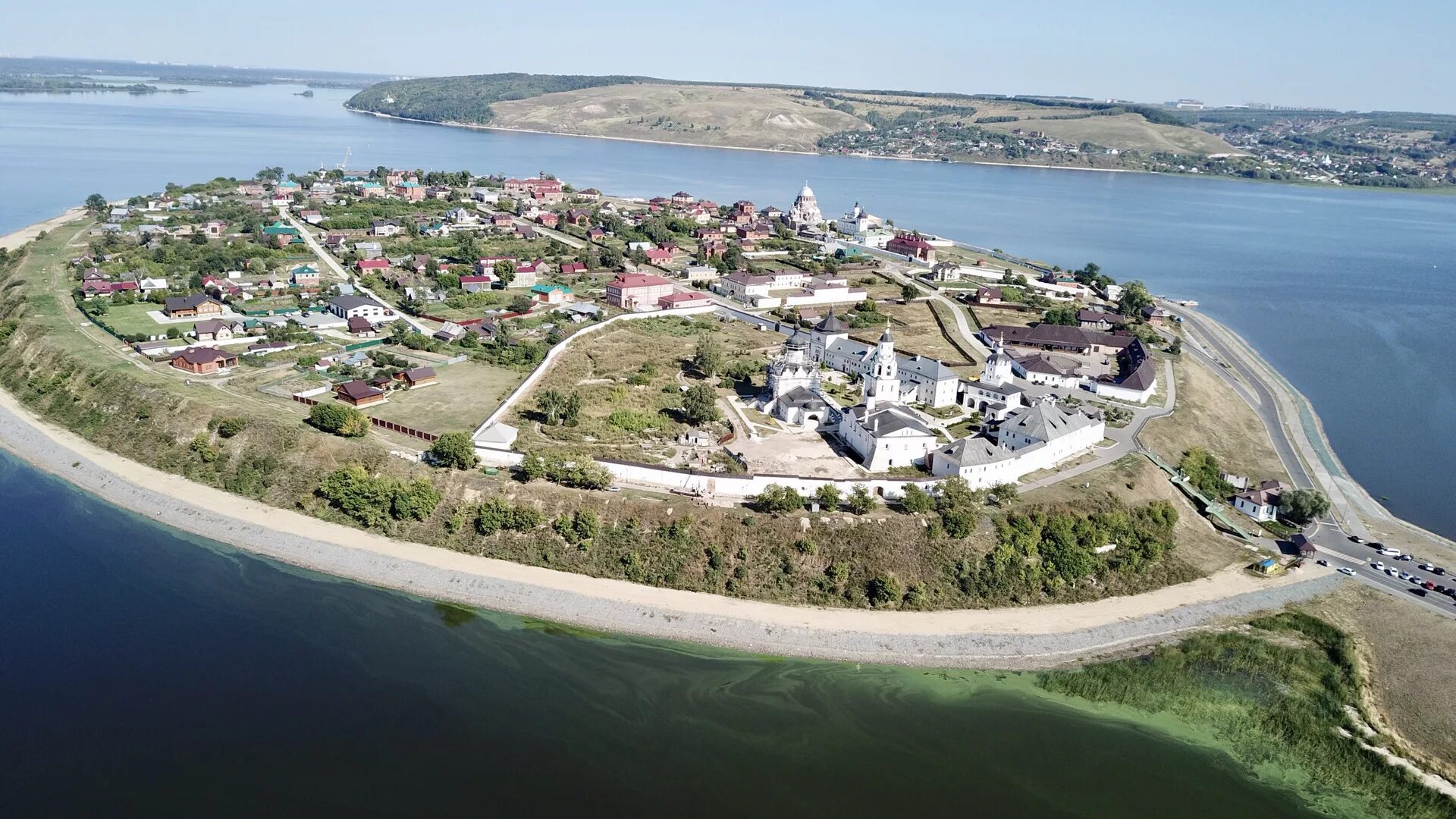 Остров свияжск экскурсии. Остров град Свияжск Татарстан. Свияжск остров-град достопримечательности. Музей-заповедник «остров-град Свияжск». Крепость град Свияжск.