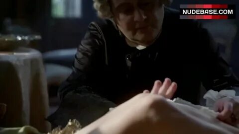 Jenny fraser outlander breast milk.