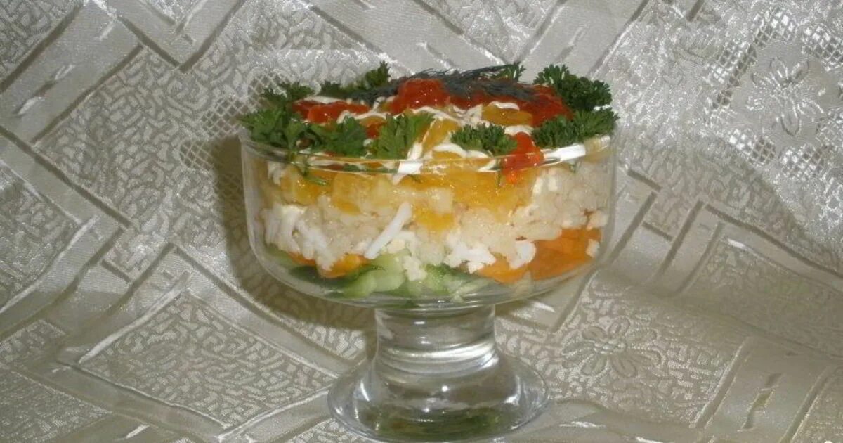 Салат с мясом криля и яйцом. Салат с крилем. Салат из криля рецепт. Салат из криля с яйцом. Салат с мясом криля.