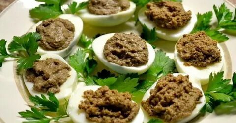 Холодная закуска из куриной печени с гарниром