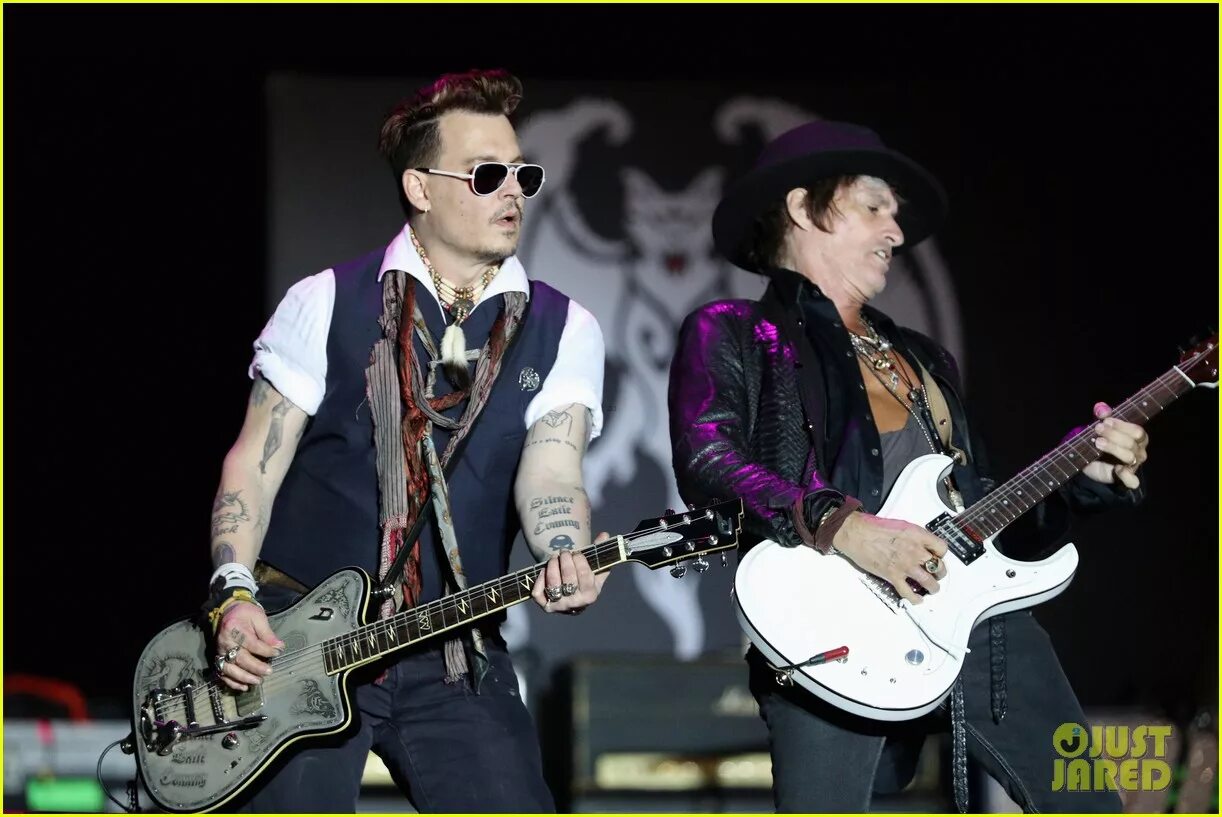 Andrew vanwyngarden 2010. Johnny depp hollywood vampires. голливудские вампиры группа с джонни деппом. Johnny depp hollywood vampires. Will perform.