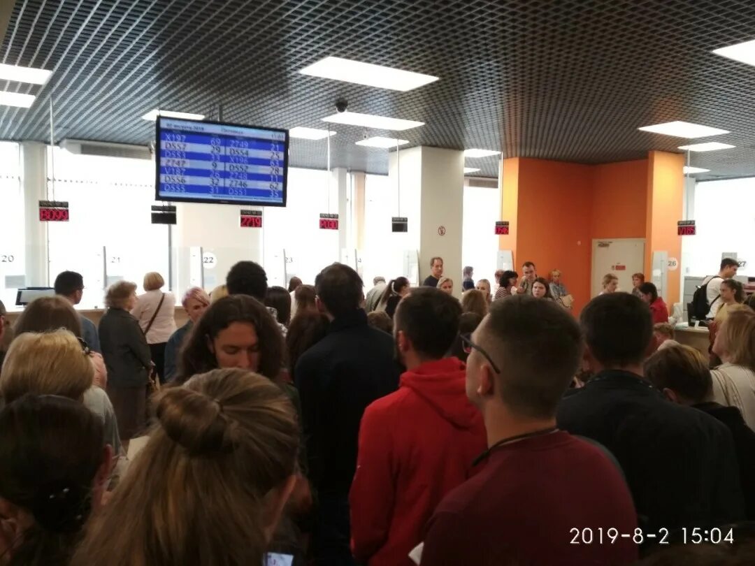 Петербург визовый центр финляндия. Визовый центр финляндии на марата. очередь в визовый центр. очередь визовый центр финляндии. очередь в визовом центре на марата.