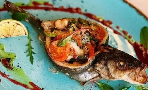 Форель с креветками