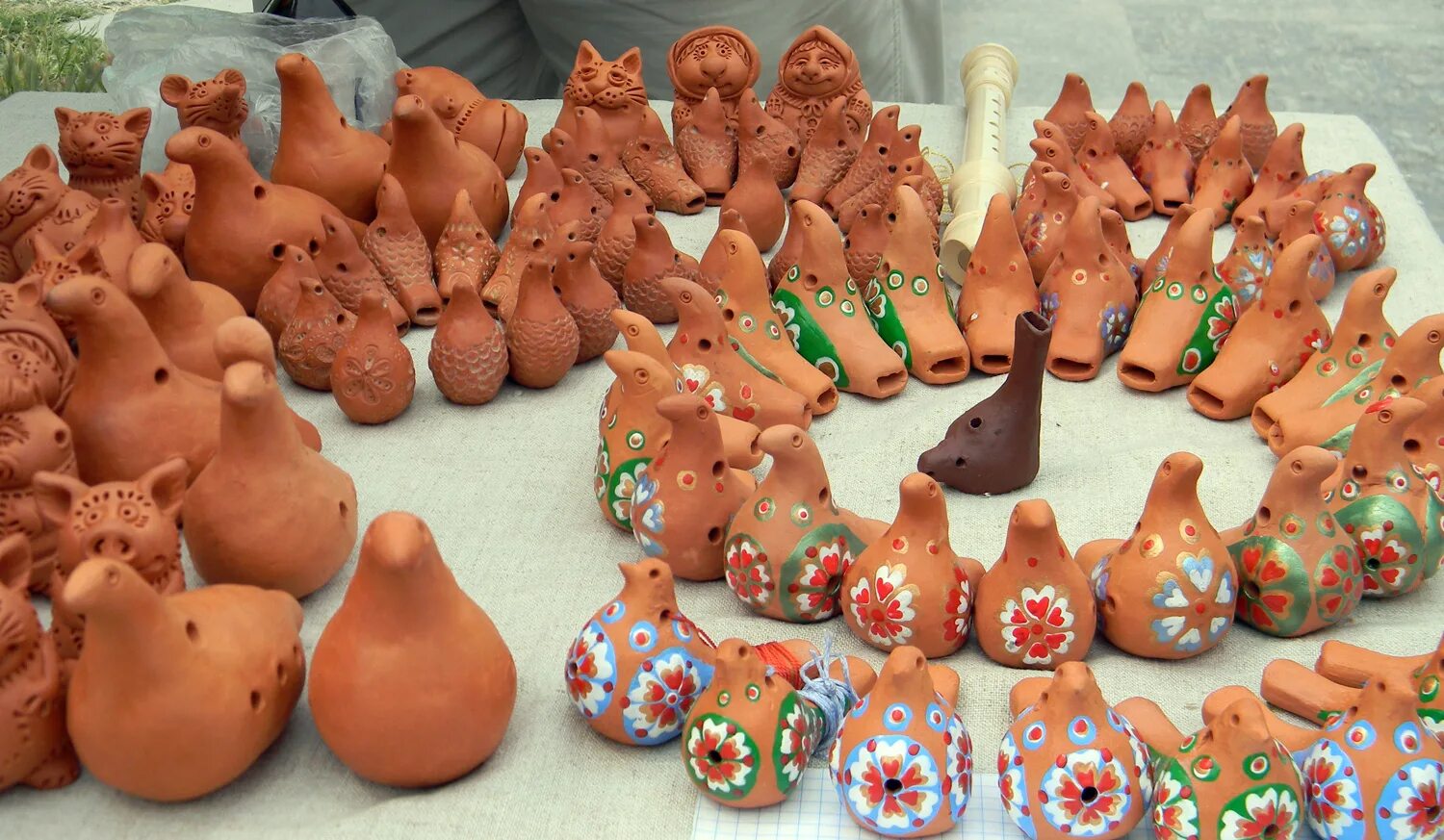 ковровские игрушки из глины. промыслы из глины. народный промысел россии дымковская игрушка. русские народные игрушки из глины. промыслы из глины.