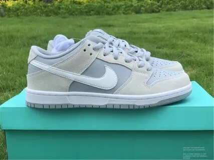 Dunk sb low white