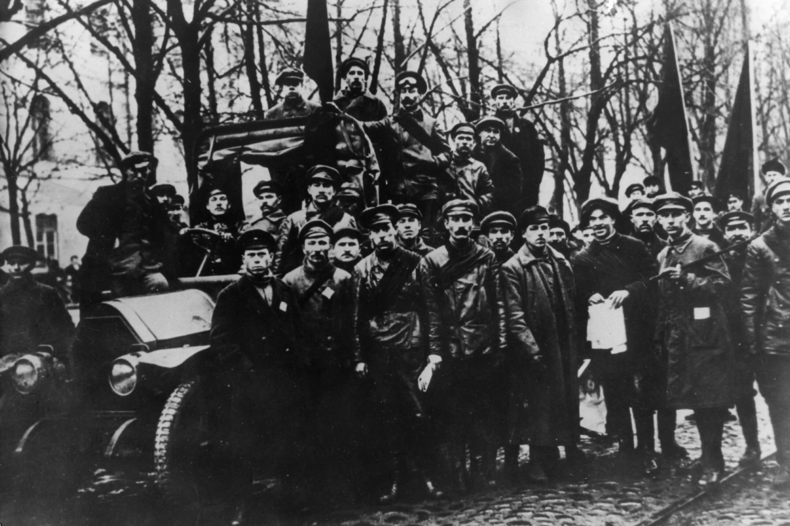 Большевики фото. Большевики 1917 года. Красногвардеец 1917. Фото Большевиков 1917 года. Большевичка 1917.