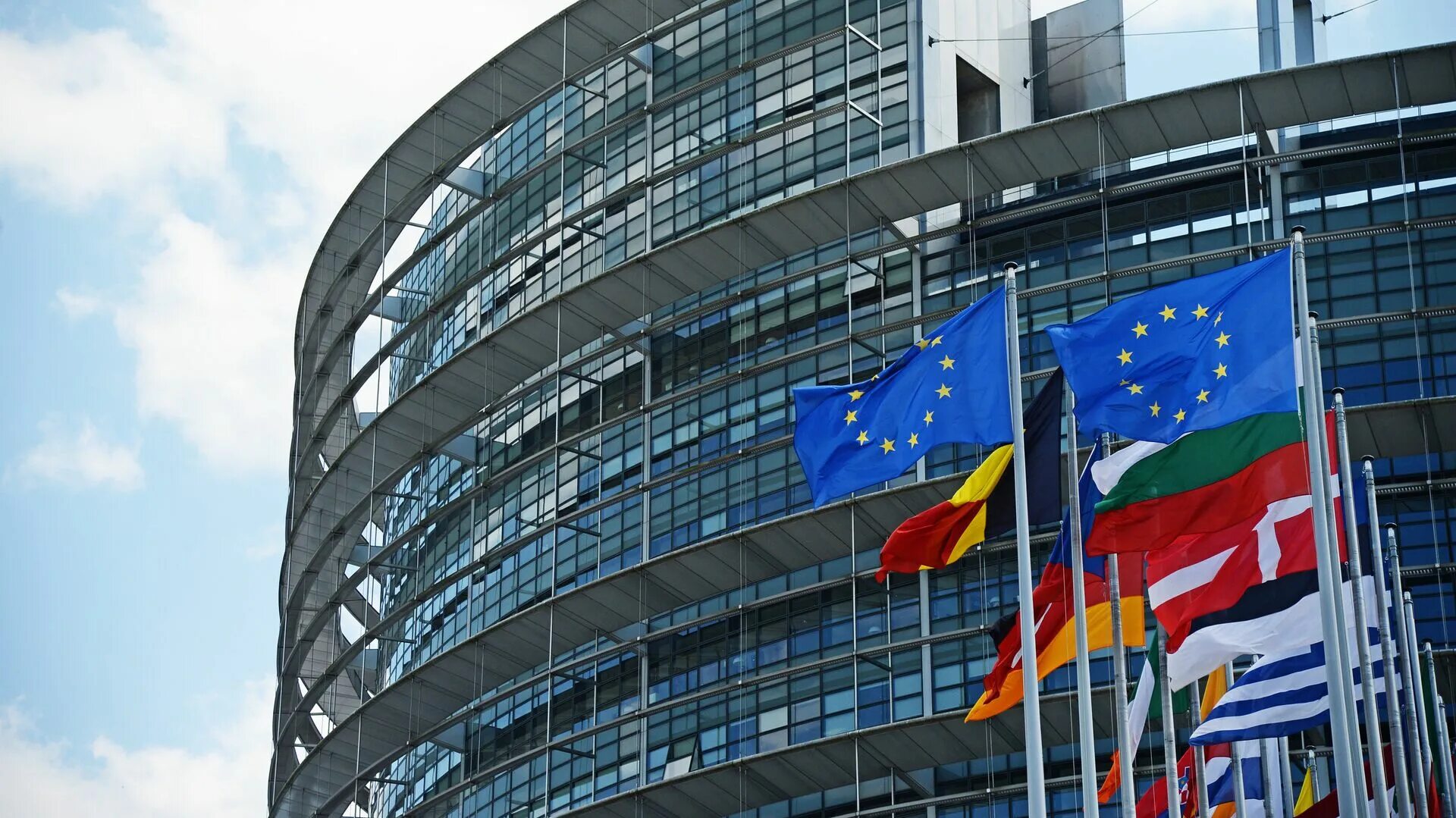 Совет европы оон. Здание Европарламента в Страсбурге. Европарламент Брюссель. Европейский парламент в Брюсселе. Брюссель штаб квартира Евросоюза.