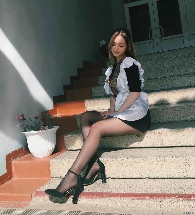 Ноги девушек в колготках. Валентина колесникова колготки. Ноги девушек в колготках. Женские ножки в колготках. Ноги девушек в колготках.