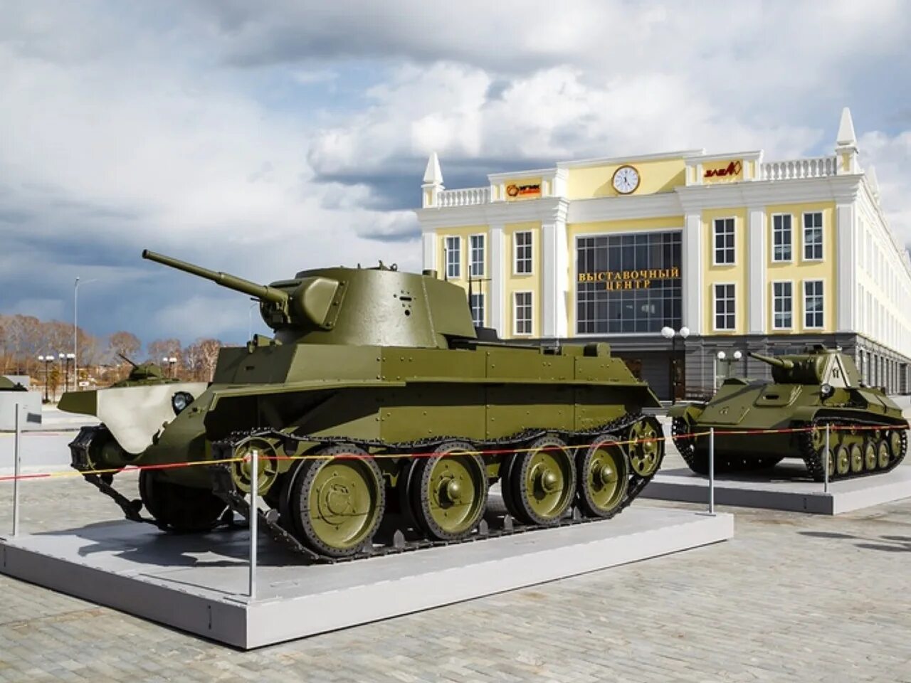 Боевая слава урала музей военной техники. Музей техники войн. Красногорск музей техники вадима задорожного. Красногорск музей вадима задорожного. Музей техники войн.