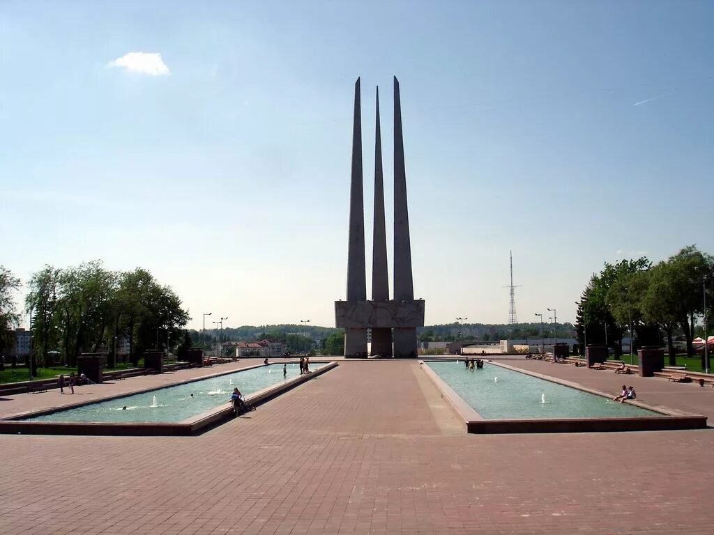 Памятник три штыка в витебске. Три штыка нарва. 3 штыка. Памятник три штыка в туле. Мемориальный комплекс «три штыка».