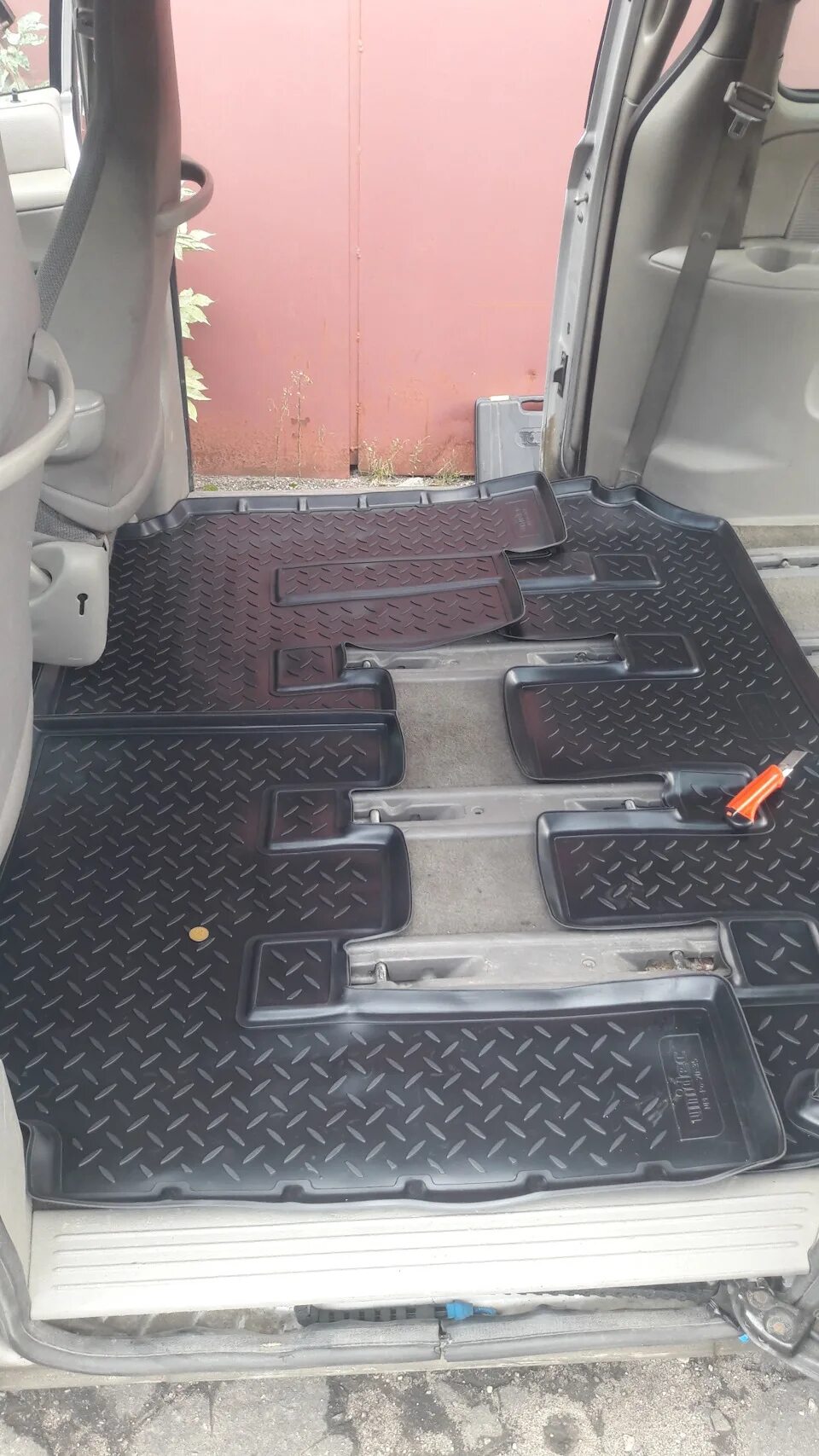Коврики додж караван. Коврики додж караван 4. коврики dodge grand caravan 4. коврики dodge caravan unidec. коврики додж караван 2002г.