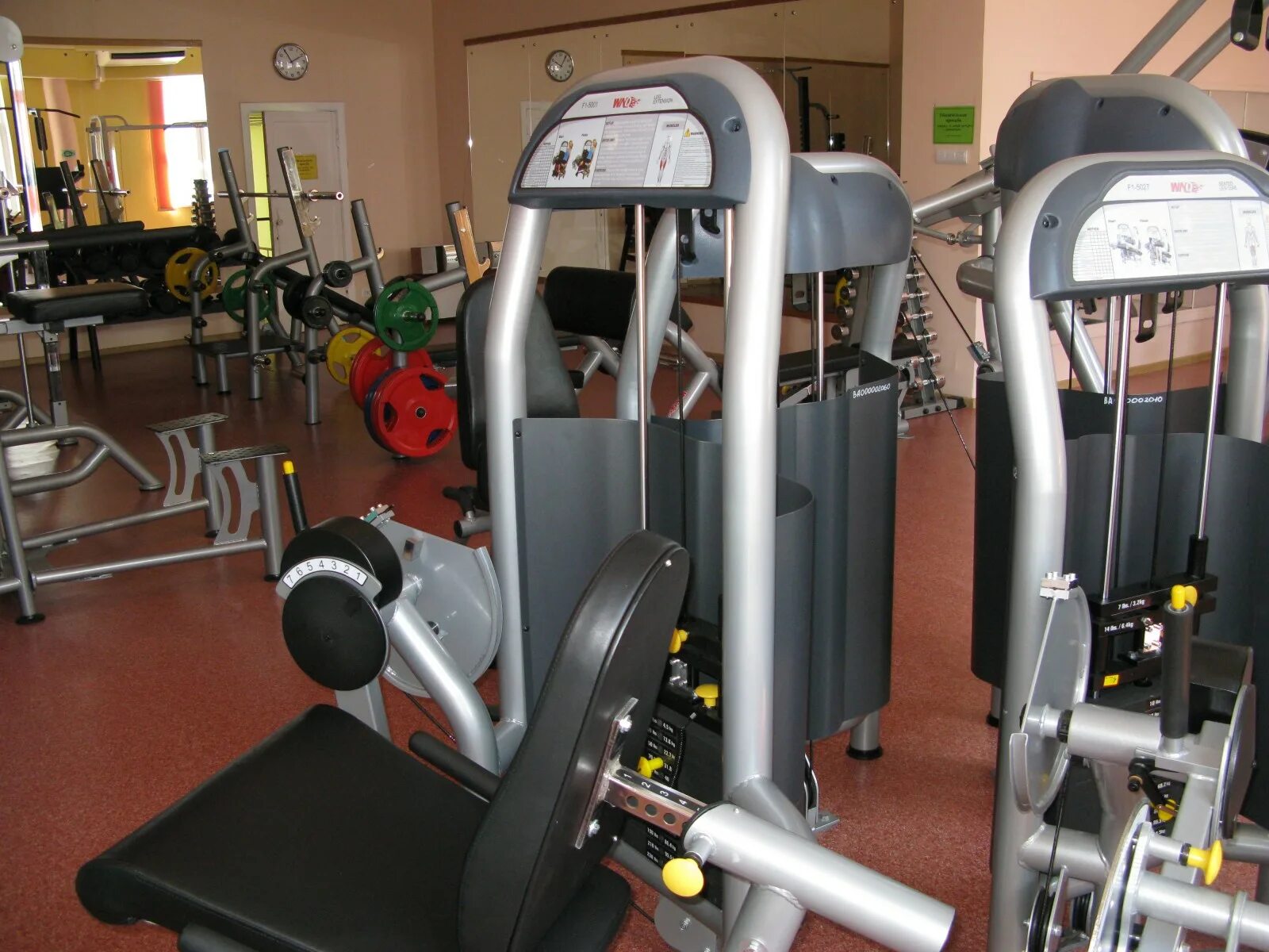 спортивно-оздоровительные услуги. санаторий лесной бассейн. спортивный профилакторий. лфк в зале. санаторий-профилакторий леневка.