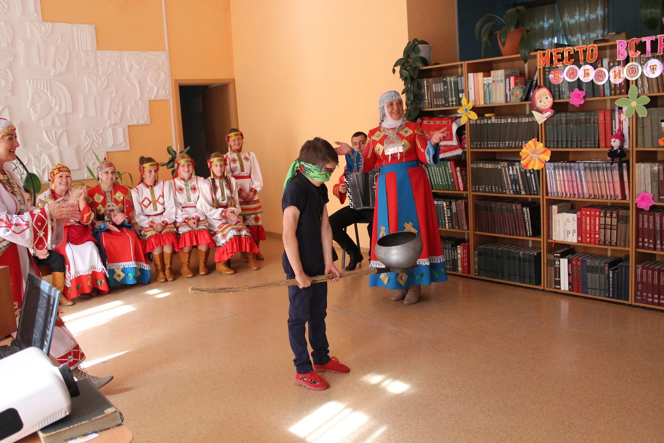 Вечерка новости чита. Вечерки фото. Вечёрка или вечорка. Вечерка новости чита. Сцена концерт.