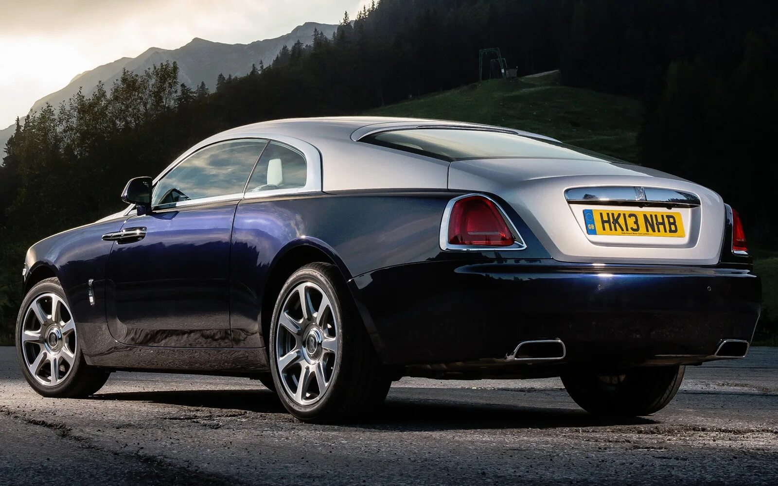 Роллс врайт. Rolls-Royce Wraith (2013). Rolls Royce Wraith Coupe. Rolls Royce Wraith купе. Rolls Royce 2013.