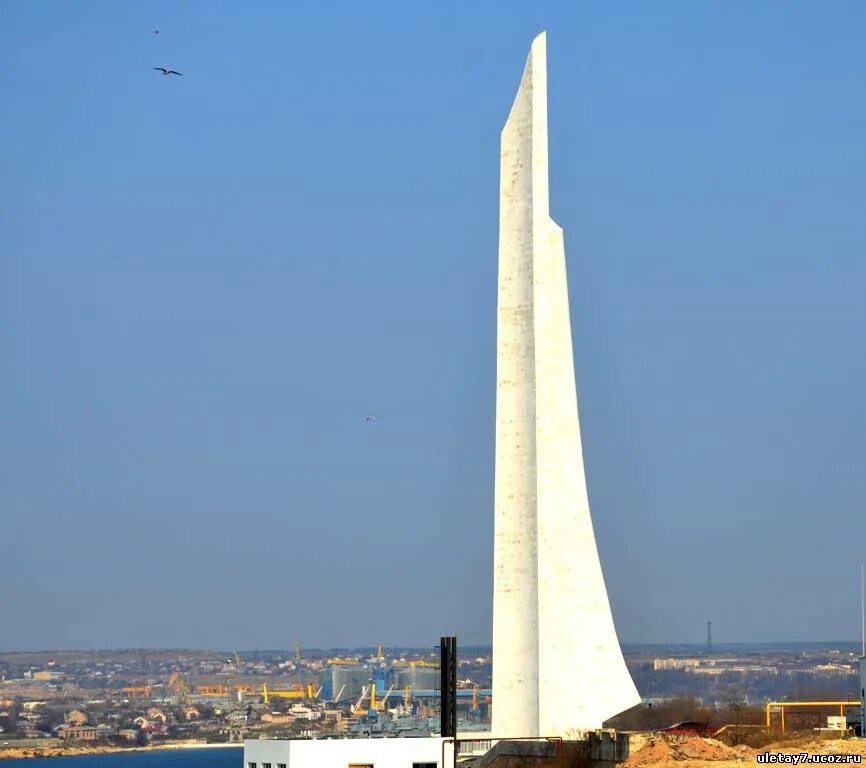 Обелиск штык и парус севастополь. Памятник штык и парус в севастополе. Обелиск штык и парус севастополь. Памятник парус. Штык и парус.