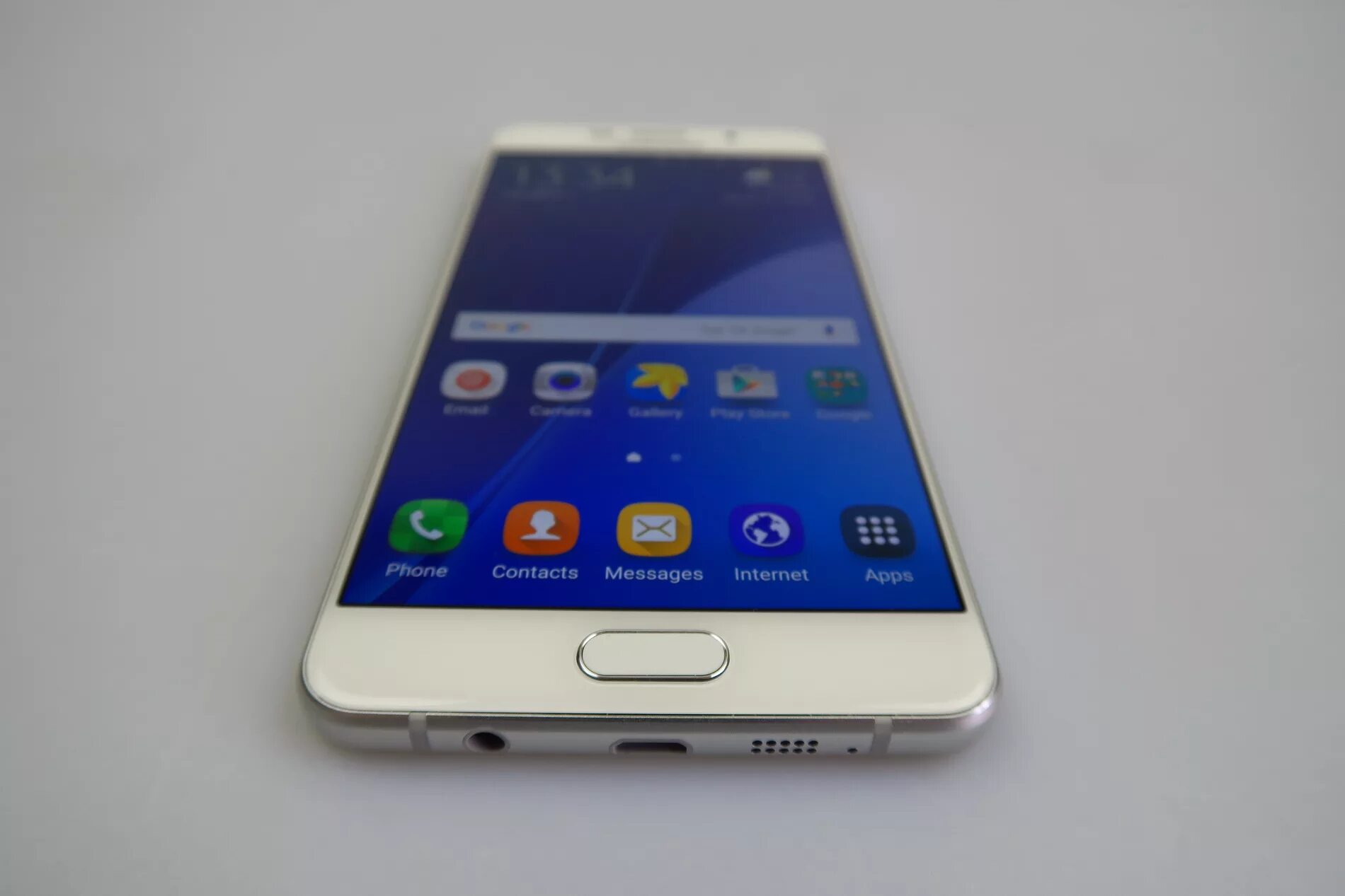 Galaxy 7 год. Samsung Galaxy a7 2016. Самсунг галакси а7 2016. Samsung Galaxy a7 2016 White. Samsung Galaxy a16 2016.