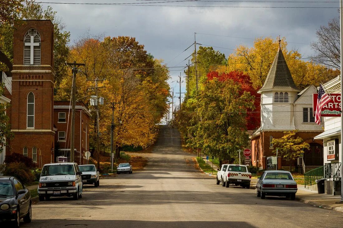 This town small. Провинциальный городок Вильсон США. Штат Вермонт США глубинка. Штат Висконсин пригород. Штат Джорджия осень.