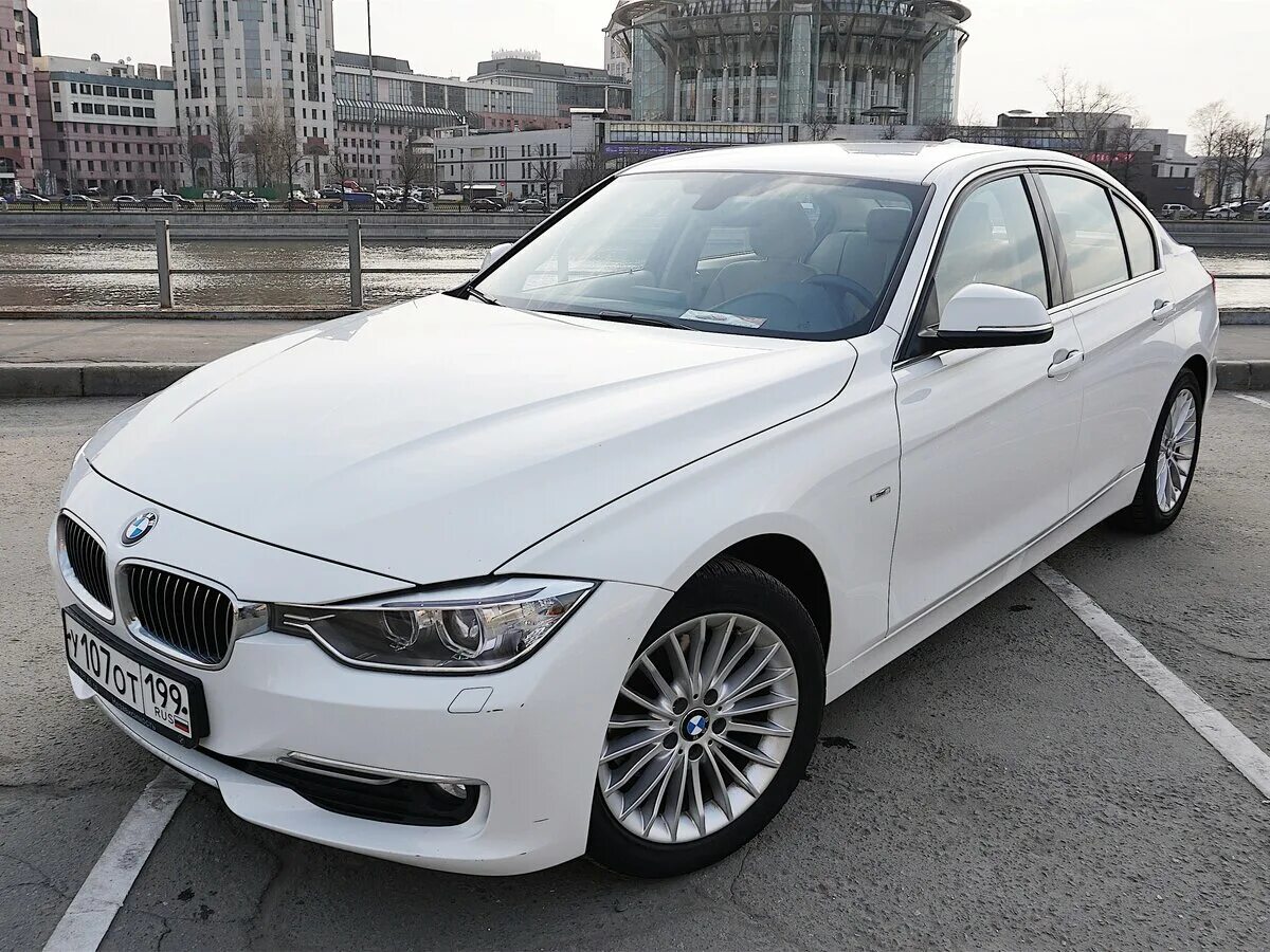 Bmw f30 коричневая.