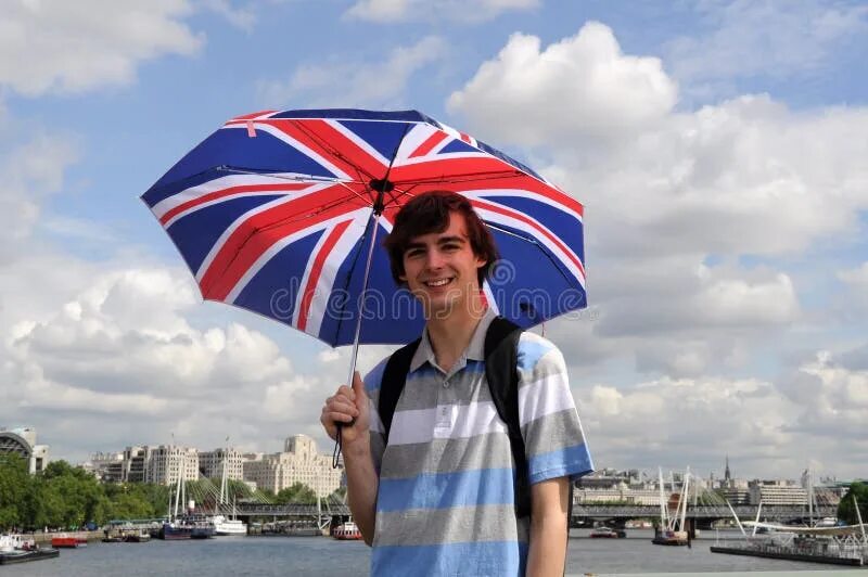 Зонт с британским флагом. Туристический логотип англии. The british tourist. Жить в лондоне. Туристы в лондоне.