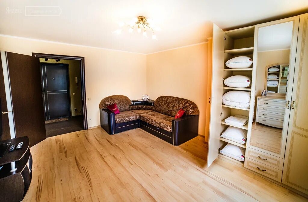 Калуга снять номер. Снят квартире в город калуге. Квартира один сутка. Калуга, ул. Калуга ул карла либкнехта 10а.