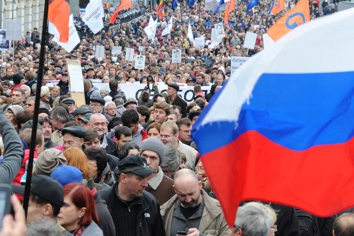 Демократия митинг. Демократии митинг. Современная демократия. Партия демократический союз россии. Свобода собраний и митингов.