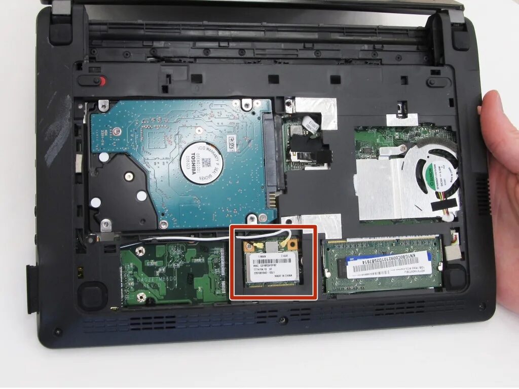 Acer замена памяти. Clevo m1115. Замена оперативной памяти на ноутбуке. Замена оперативки на ноутбуке. Шлюз в ноутбуке.