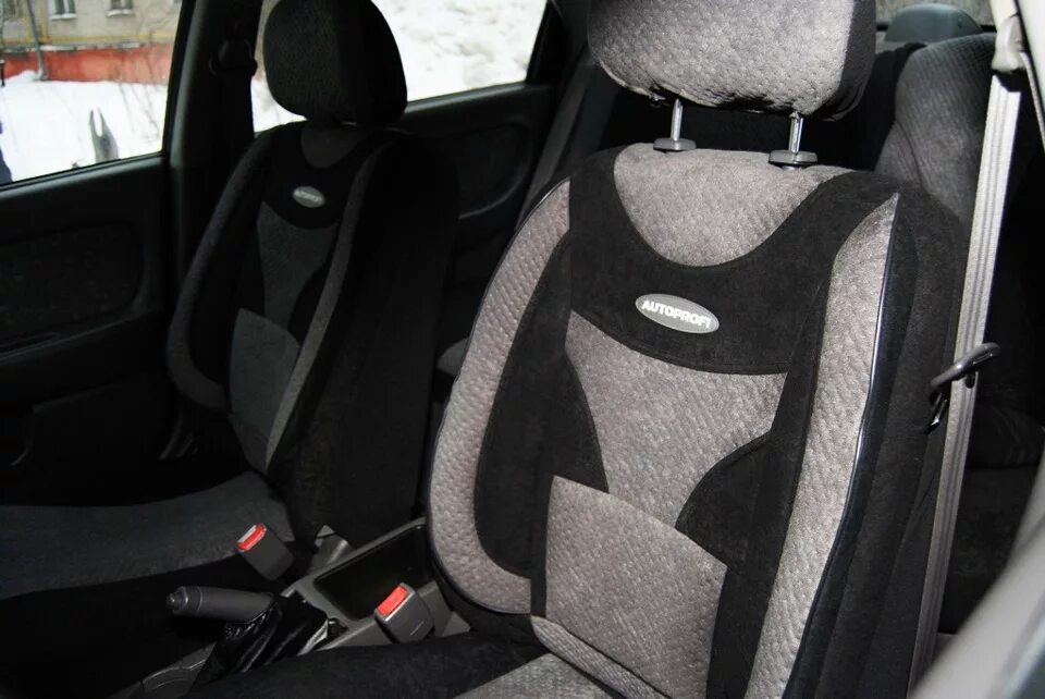 Киа спектра чехлы автопилот. Kia spectra 2008 чехлы. Чехлы на киа спектра 2007. Чехол спектра. Kia spectra салон ромб.