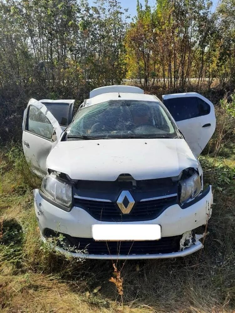 Нижегородская область город Павлово Рено Логан перевернулся. 19.02.2024 Рено Логан перевернулся  Тукаевском районе.