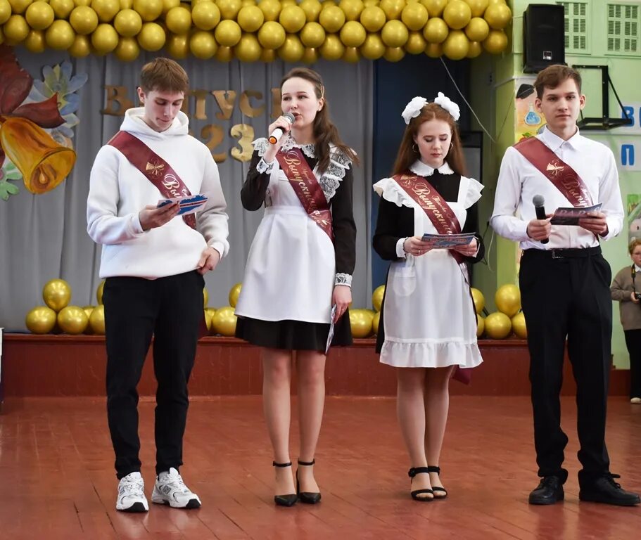 последний звонок 11 класс. причёски на последний звонок 5 класс. последний звонок 2022 москва. последний звонок 2023 оригинальный сценарий. сценарий на последнийзвоенок.