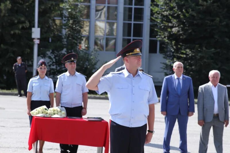 Развод генерала. Генерал лейтенант полиции. Министр обороны Южной Осетии. Полиция Владикавказ. Генерал Сергеев Осетия.