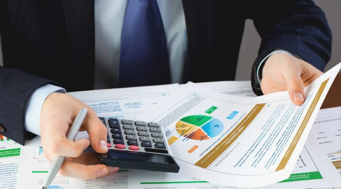 Аналитик профессия. Финансы где работать. Финансы и кредит кем можно работать. Специализации финансистов. Инженер экономист.