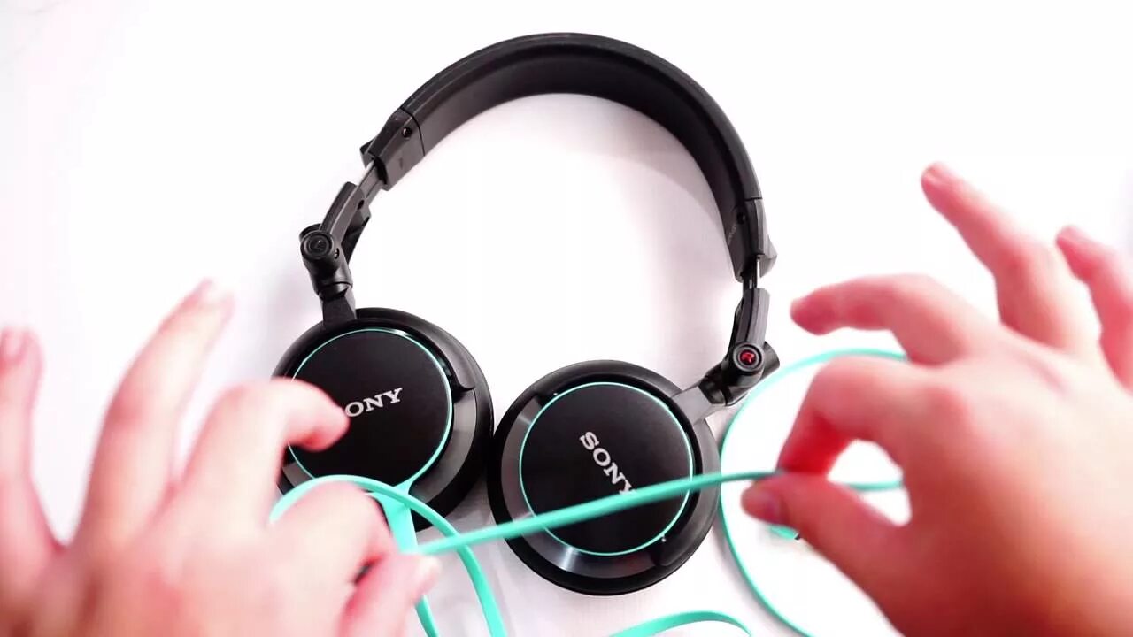 Беспроводные наушники можно вернуть. Sony MDR v55. Sony MDR v100 наушники. Sony MDR DJ. MDR q50 Sony.