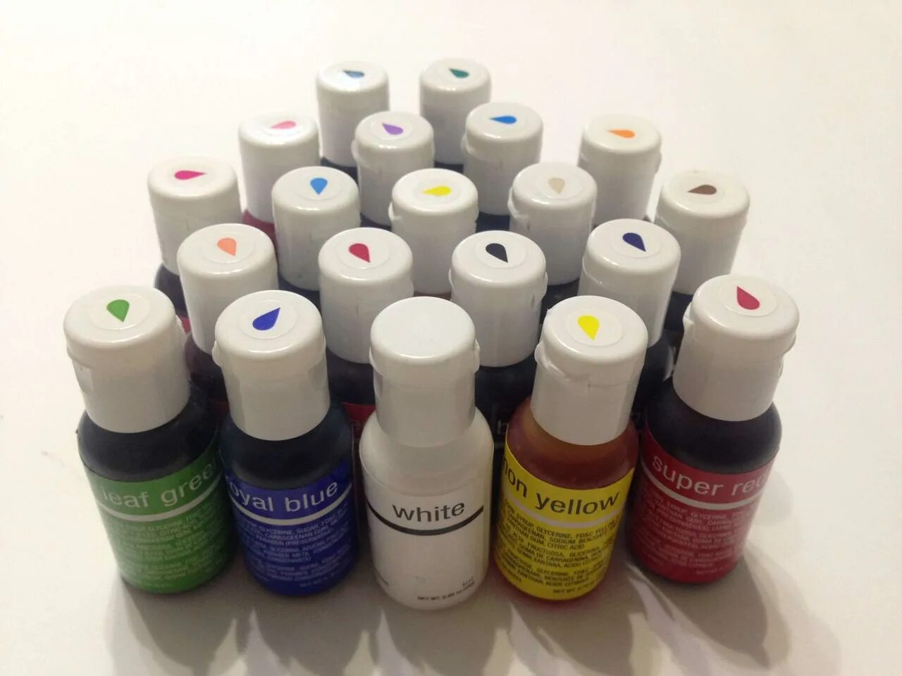 гелевые красители пищевые. палитра пищевых гелевых красок americolor. краситель пищевой пурпурно-красный. пищевой краситель американ колор. пищевой краситель бутике.