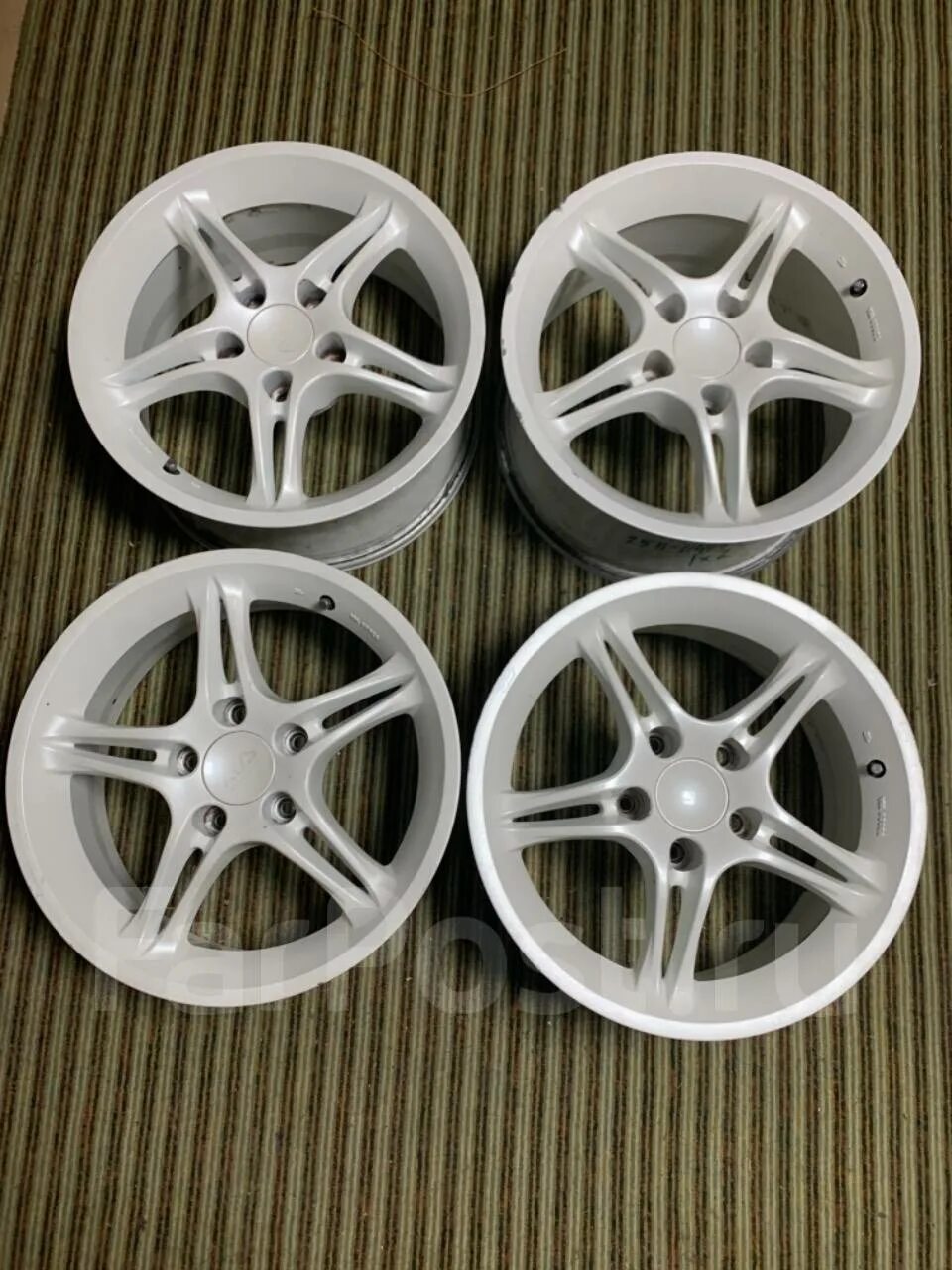 1 et32 carbon look. Колесный диск team dynamics smartie 6x16/3x112 d57. Слик l 722s. 1 et48 hs. Витрина для автомобильных дисков.