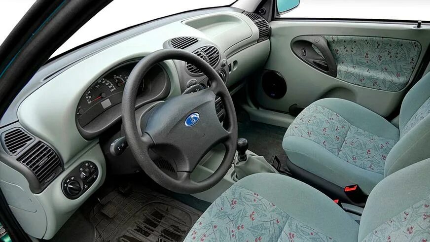 Калина 2 автомат. Гранта фл 2021. Салон в ладе хэтчбек. Калина 1 универсал салон. Калина 1 хэтчбек салон.
