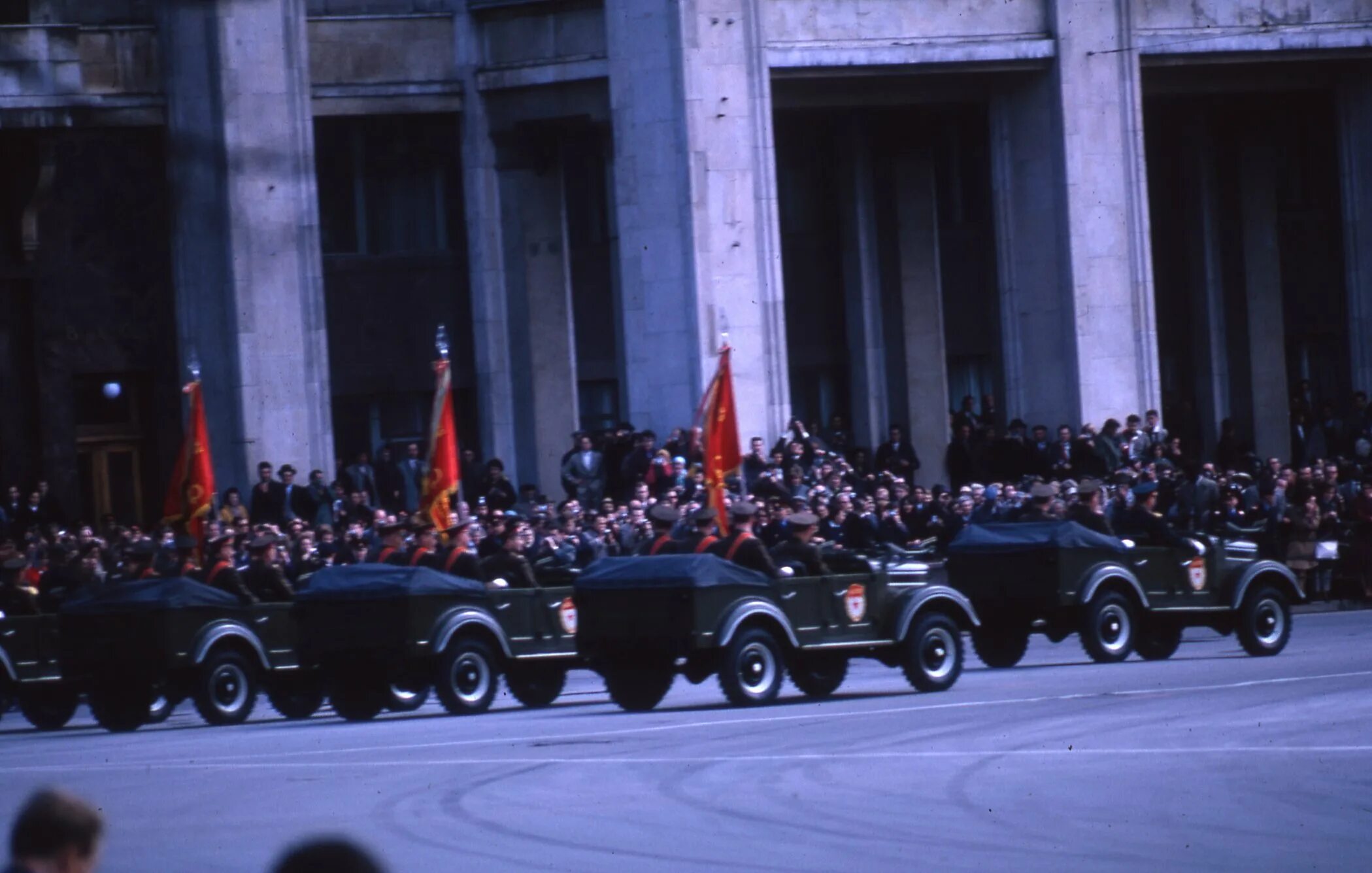 Военный парад ссср. Парад Победы 1964. ГАЗ-69 парад на красной площади. Парад Победы 1985 в Москве. Парад Победы красная площадь 1990.