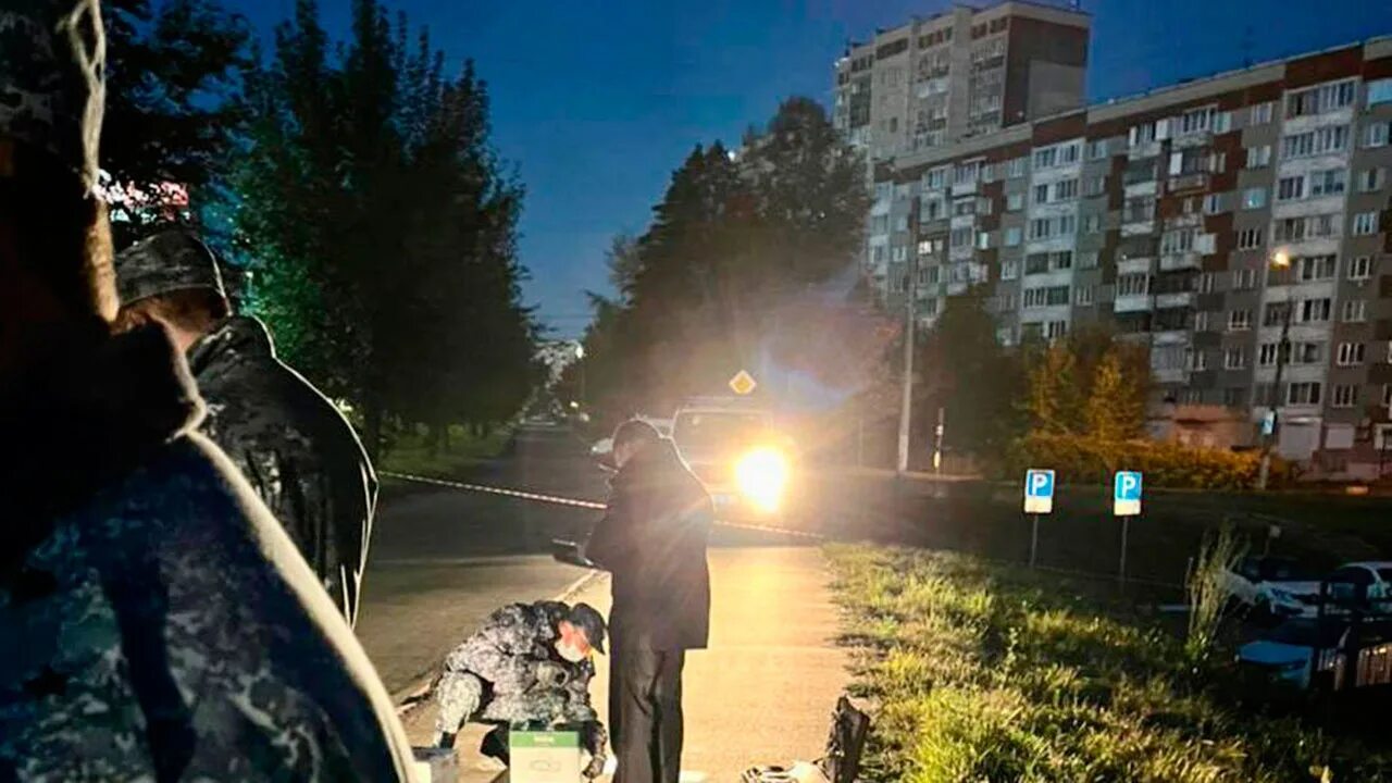 Полиция 2 ижевск. Ижевск нападение на полицейского. двоих полицейских в ижевске. раненый полицейский в ижевске.