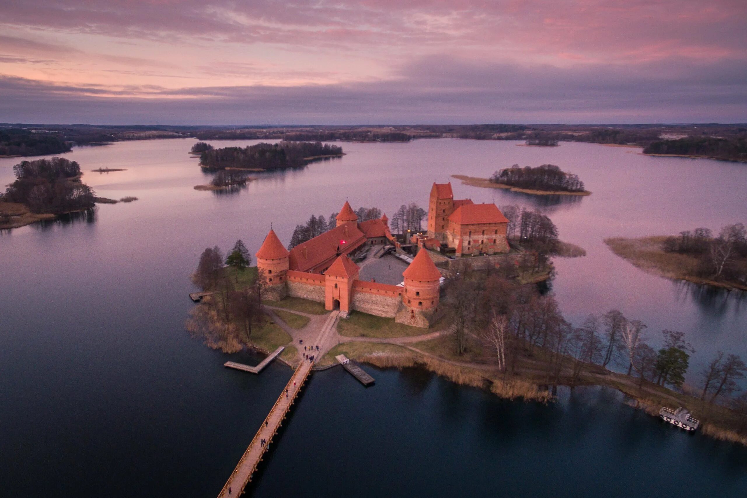 Тракайский замок. Тракайский замок Литва. Тракайский островной замок. Озеро Тракай Литва. Крепость Тракай Литва.