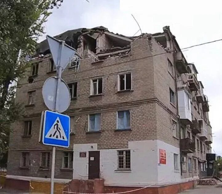 Велики мариуполь. Дом в городе. мариуполь сейчас. дом в мариуполе бедняков. памятник дому мариуполь.